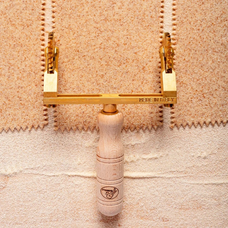 La Gondola Double Fluted Brass Roller Cutter | Professional Pasta
